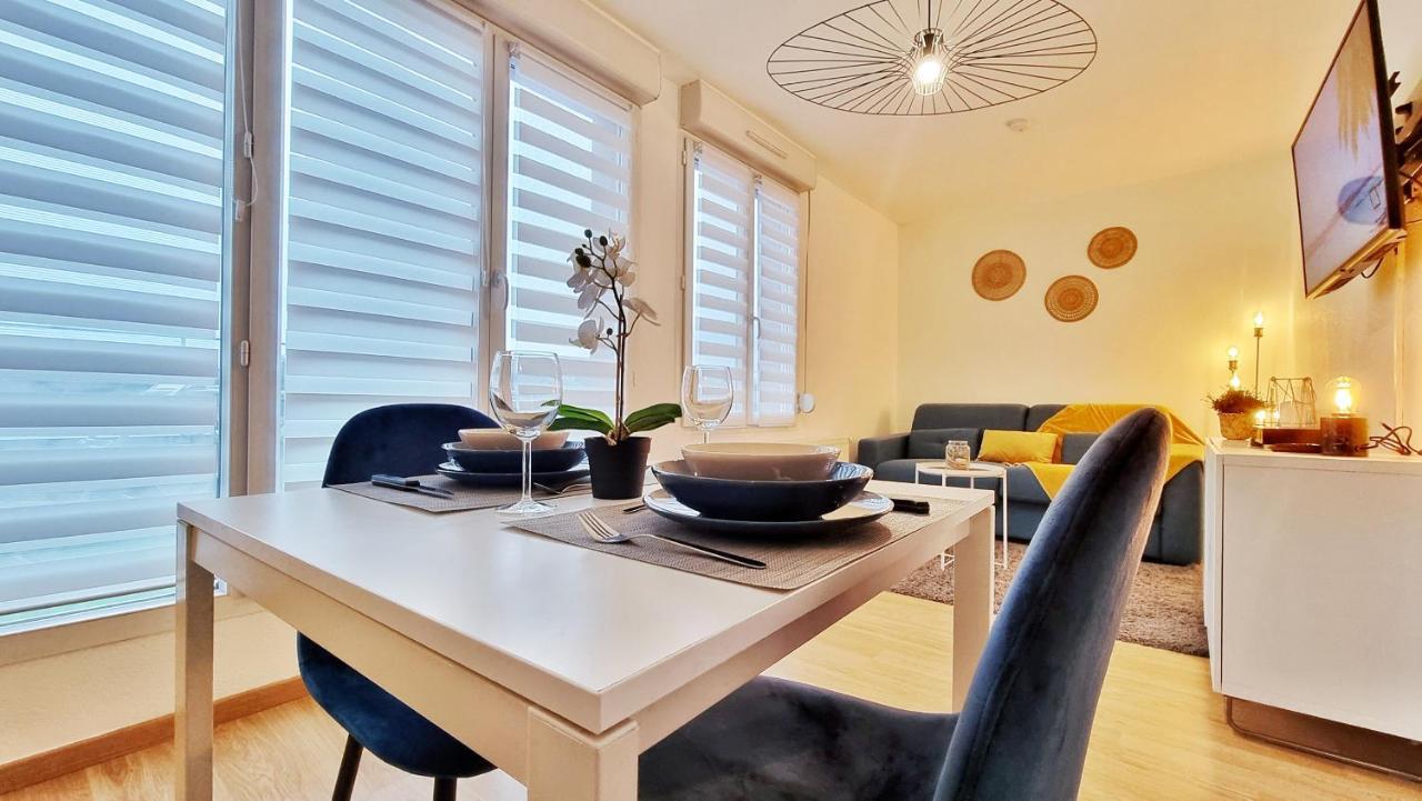 Le Smart - Parking - Terrasse - Wifi - Mulhouse - Relax Bnb Pfastatt Exteriör bild