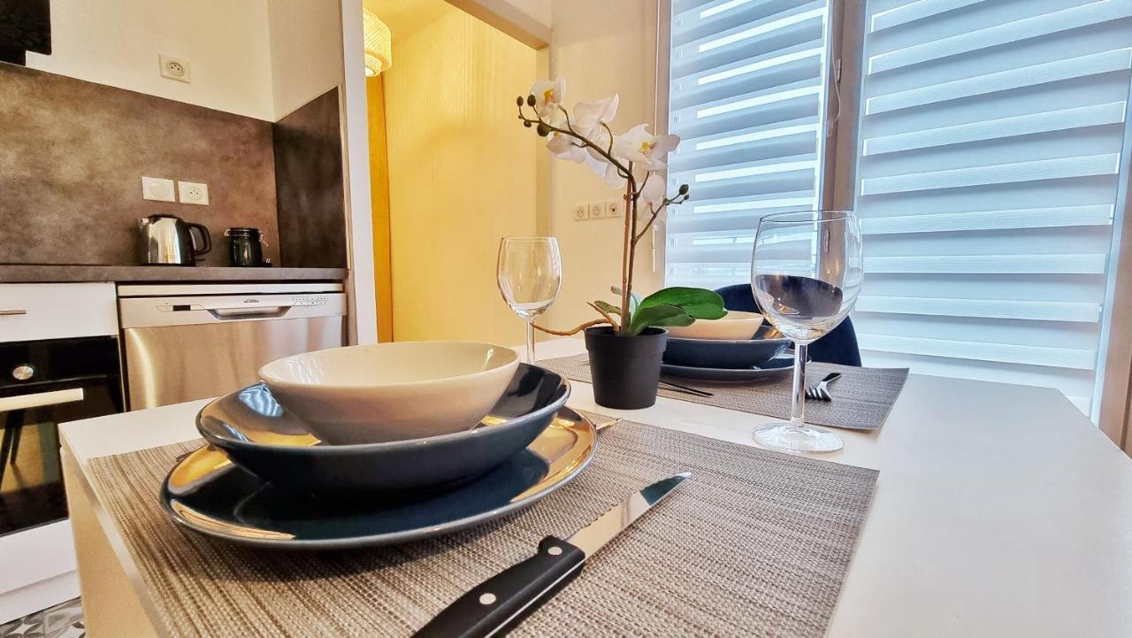 Le Smart - Parking - Terrasse - Wifi - Mulhouse - Relax Bnb Pfastatt Exteriör bild