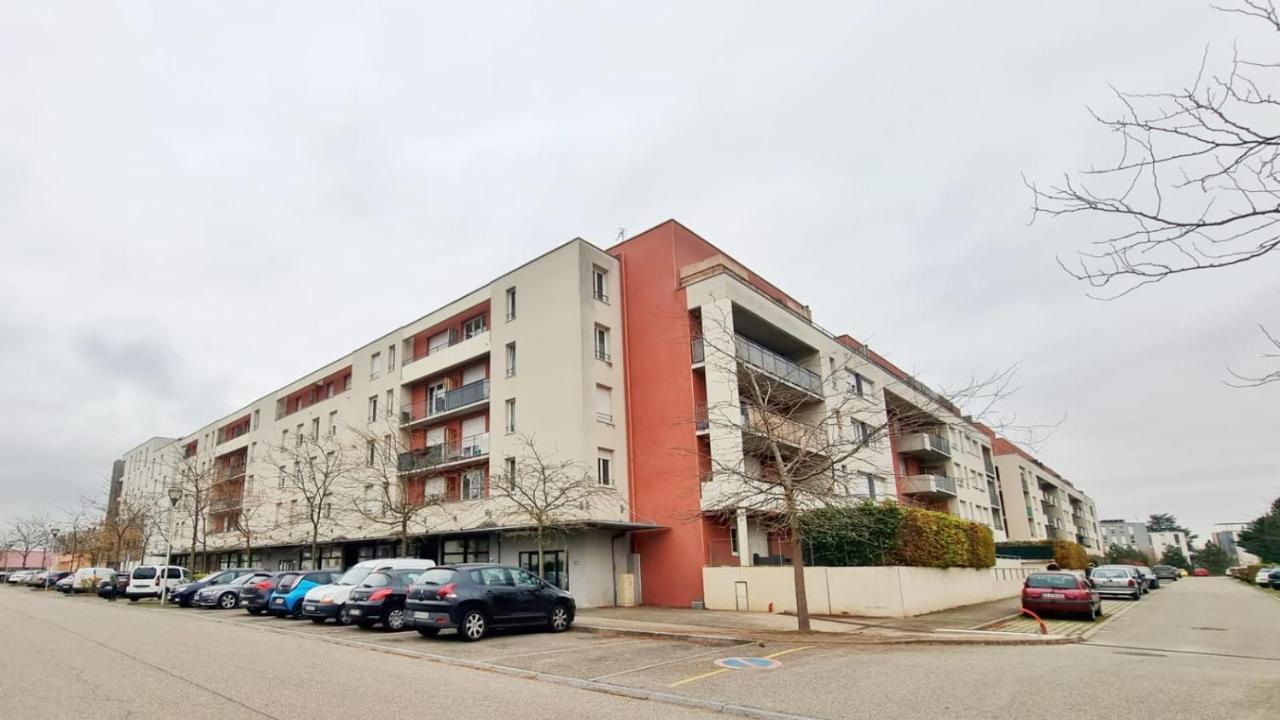 Le Smart - Parking - Terrasse - Wifi - Mulhouse - Relax Bnb Pfastatt Exteriör bild